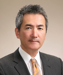 講師
