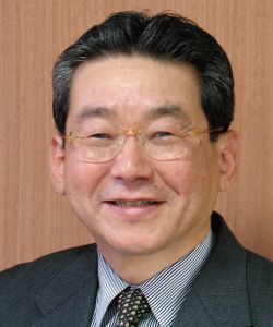 講師